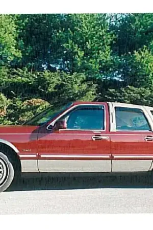 Get Yours LINCOLN TOWN CAR 4dr QAA Stainless 12pcs Rocker Panel Trim TH35681