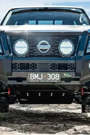 Ironman 4x4 Commercial Deluxe Bull Bar (Navara NP300 21+) Money Back Guarantee
